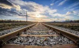 Demir yolları ihracata hız katıyor: Türkiye, Zengezur ve Kalkınma Yolu ile küresel ticaretin merkezine ilerliyor – Birlik Haber Ajansı