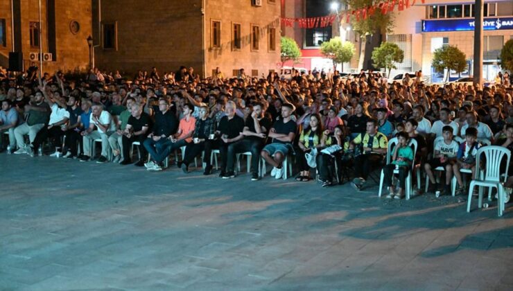 Isparta’da Fenerbahçe – Benfica maçı dev ekranda yayınlandı – Birlik Haber Ajansı