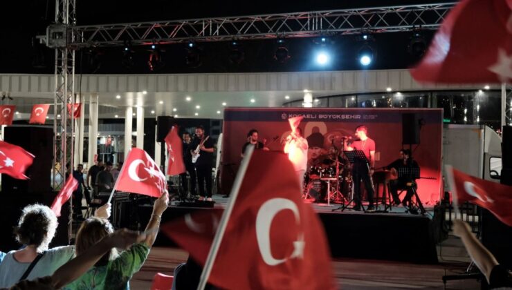 30 Ağustos coşkusu “Kahramanların İzinde” konseriyle başladı; Zafer meşalesi Milli İrade Meydanı’nda yakıldı – Birlik Haber Ajansı