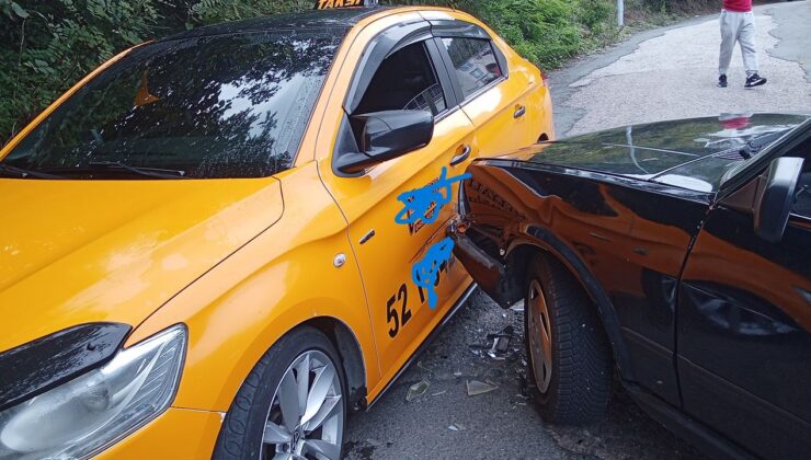 Tehlikeli yokuşta kaza: Tofaş ve taksi çarpıştı – Birlik Haber Ajansı