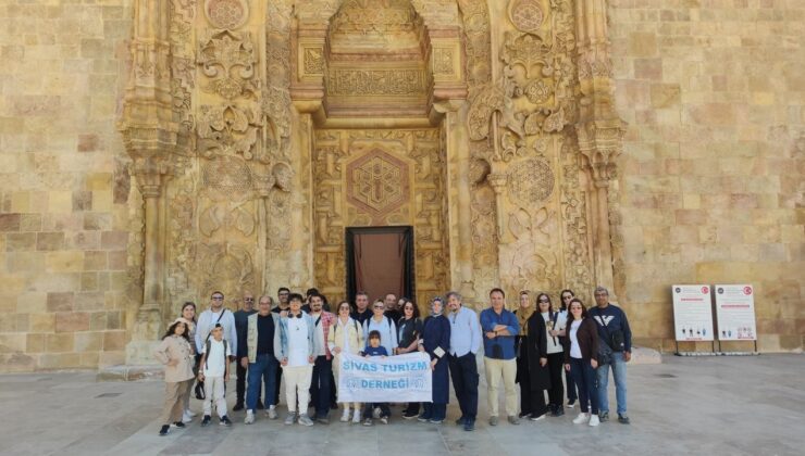 Sivas Turizm Derneği, 27 Eylül Dünya Turizm Gününde Divriği’yi gezdi – Birlik Haber Ajansı
