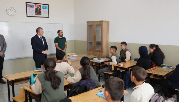 Kars Valisi Ziya Polat’tan İstiklal Ortaokulu’na Ziyaret – Birlik Haber Ajansı