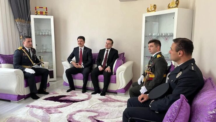 Digor Kaymakamı Kahraman’dan Şehit Hasan Baykız kabrini ziyaret etti – Birlik Haber Ajansı