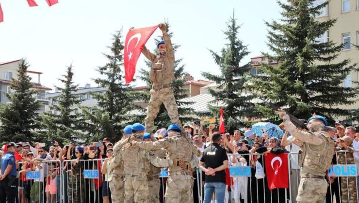 Kars’ta Komandoların yaptığı gösteri beğeni topladı – Birlik Haber Ajansı