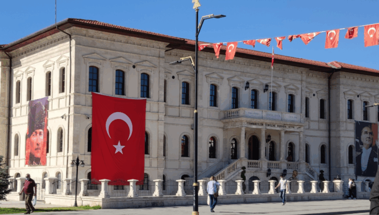 Başkan Hakan Bakar: Cumhuriyet meşalesi yolumuzu aydınlatmaktadır – Birlik Haber Ajansı