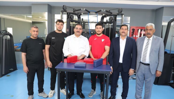 Haliliye Belediye Başkanı Canpolat dünya şampiyonuna moral ziyareti – Birlik Haber Ajansı