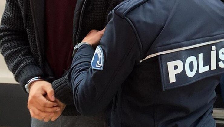 Kızını sosyal medya yayınında oynatan baba gözaltında