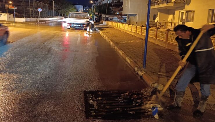 Burdur belediyesi yağmurdan sonra mazgalları temizledi – Birlik Haber Ajansı