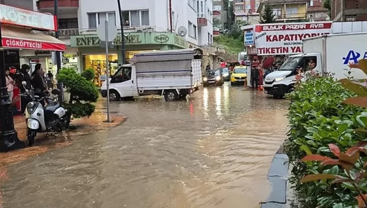 Giresun’un Bulancak ilçesinde aşırı yağış hayatı olumsuz etkiledi – Birlik Haber Ajansı