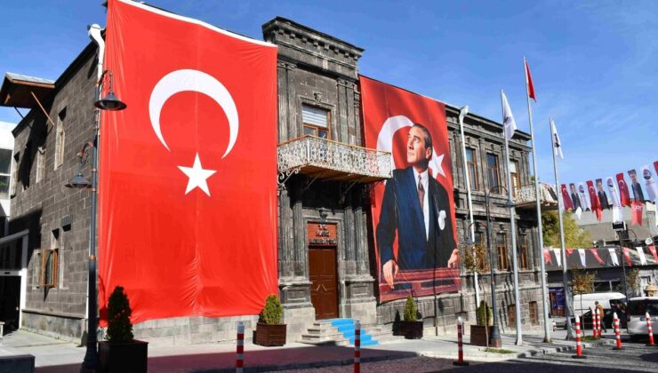 Kars Belediyesi’nden 102. yıla özel kutlama – Birlik Haber Ajansı