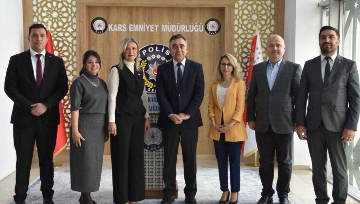 Kızılay Kars İl Başkanı Kübra Hüryurt’tan İl Emniyet Müdürü Murat Abdullah Tombul’a hayırlı olsun ziyareti – Birlik Haber Ajansı