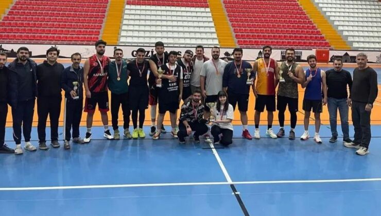 Kars’ın Kurtuluşunun 104. Yılı kapsamında Kars Cup 3×3 Basketbol Turnuvası başladı! – Birlik Haber Ajansı