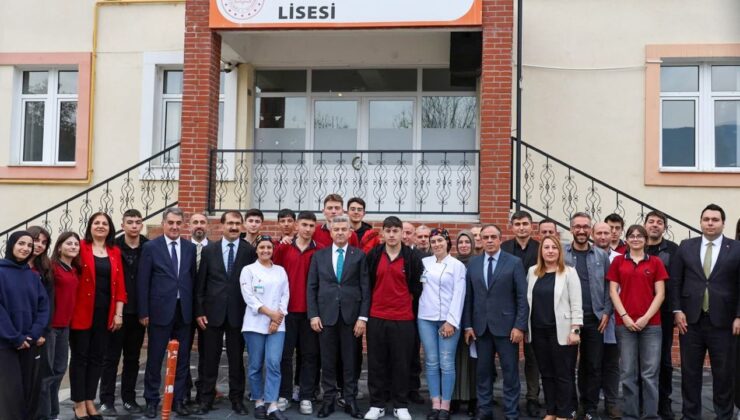 Artvin Valisi Ergün lise öğrencileriyle bir araya geldi – Birlik Haber Ajansı